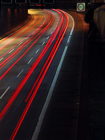 Autobahn bei Nacht