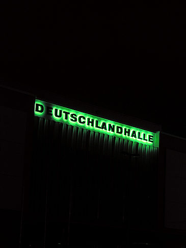 Foto Deutschlandhalle bei Nacht