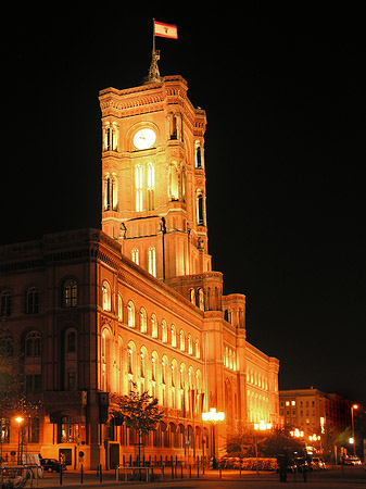 Fotos Rotes Rathaus bei Nacht | Berlin