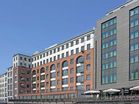 Foto Häuser an der Spree - Berlin