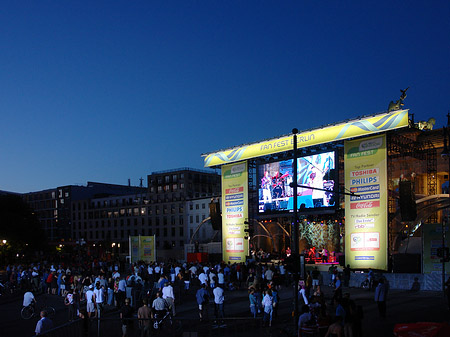Fanfest bei Nacht Fotos