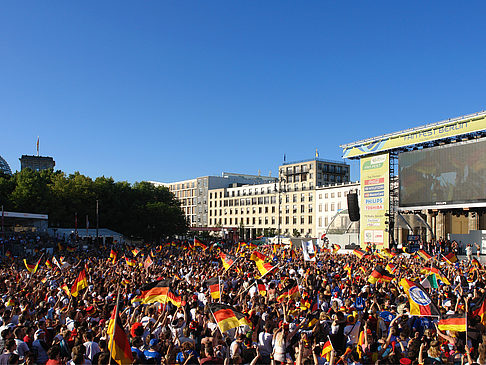 Foto Fanmeile am Reichstag - Berlin