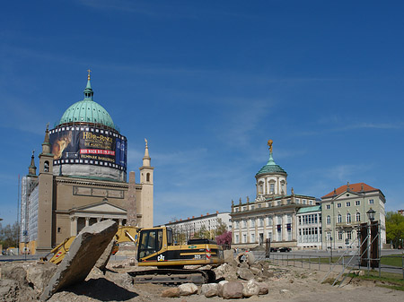 Baustelle und Rathaus