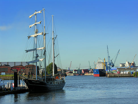 Foto Brandenburger Hafen - Hamburg