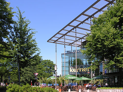 Fotos Ernst and Young - Straßencafe