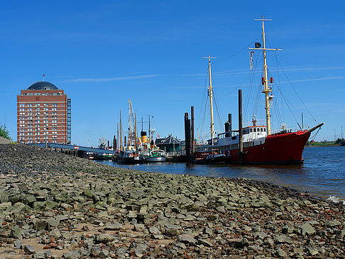 Strand und Hafen von Övelgönne