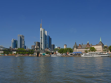 Skyline von Frankfurt mit Saalhof Foto 