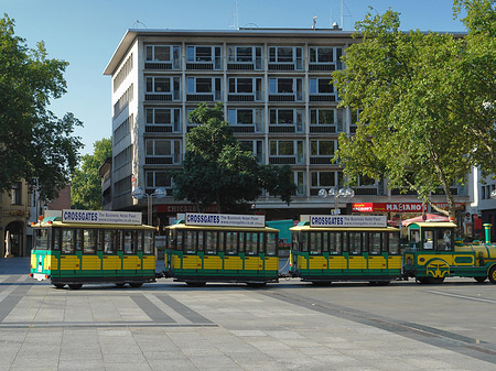 Fotos Roncalliplatz mit Wolters Bimmelbahn | Köln