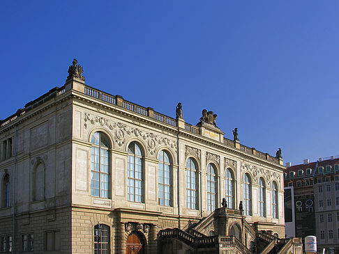 Taschenbergpalais